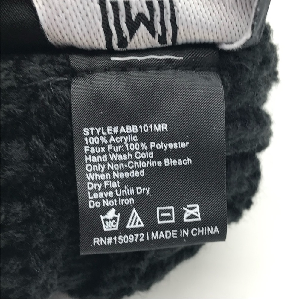 Mirmaru Knit Hat Faux Fur PomPom NWT  Black & Brown PomPom - Picture 10 of 10